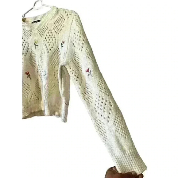 SHEIN Unity Women's Floral Embroidered Sweater - Picture 4 of 9